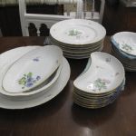 651 2385 DINNER SET